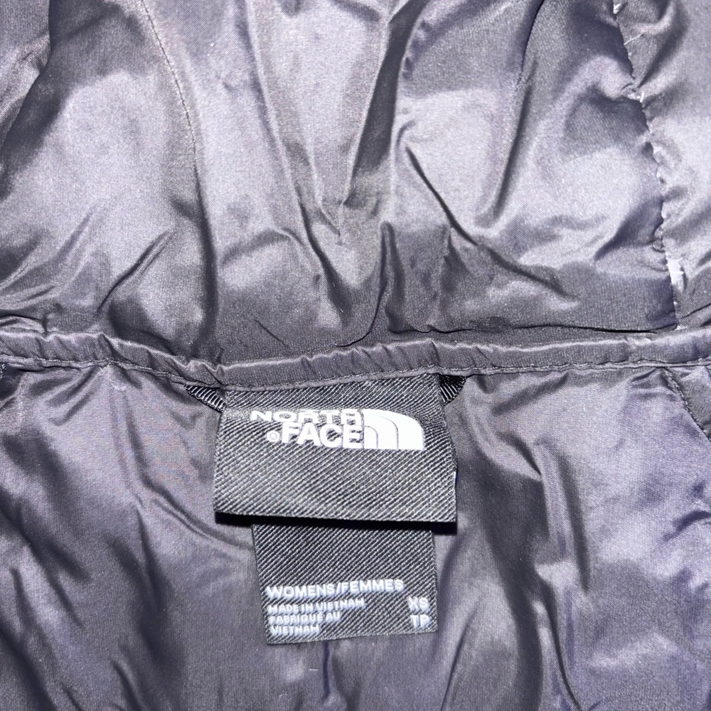 The North Face Women's Puffer Jacket - Picture 9 of 14